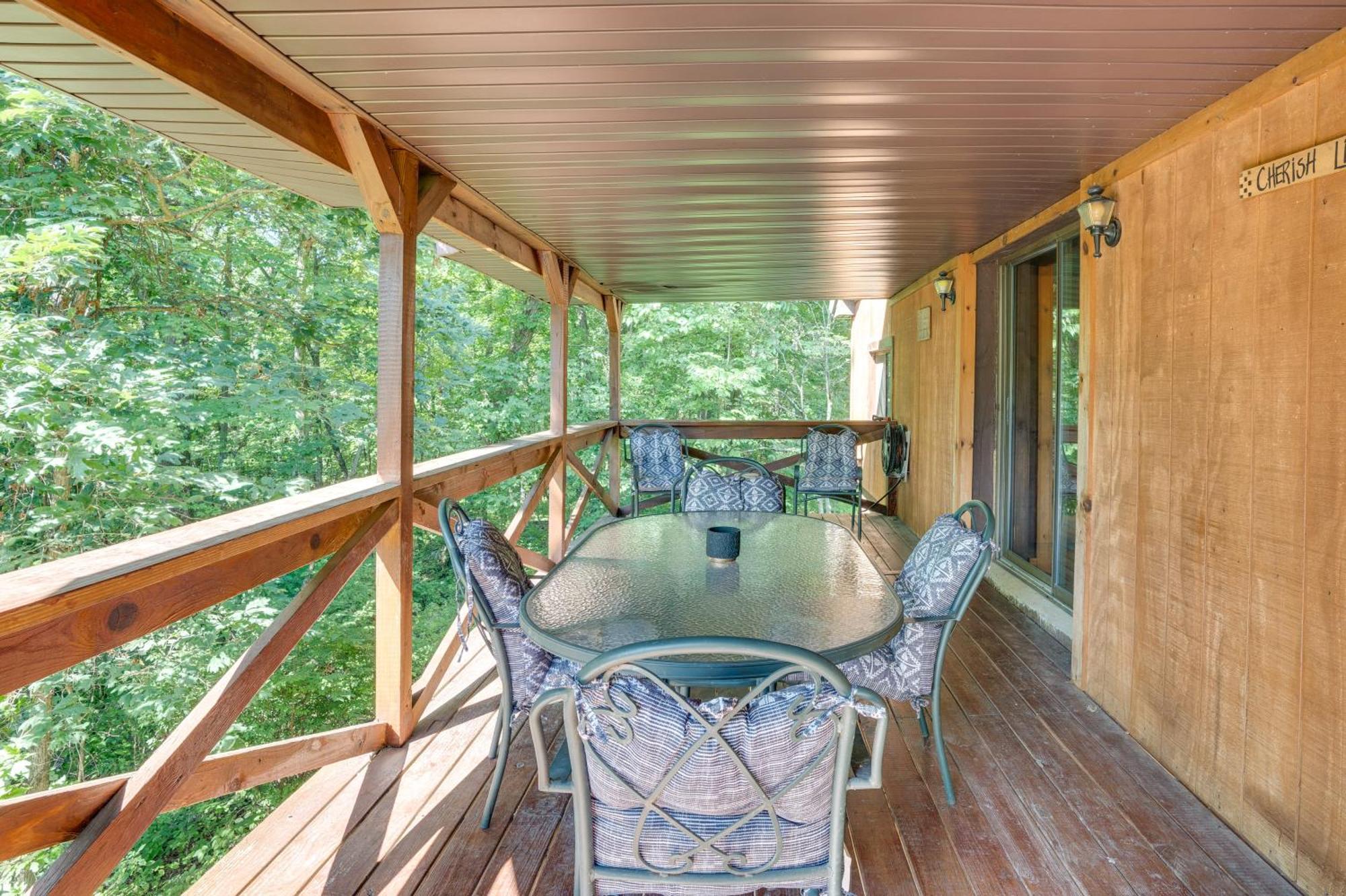 French Lick Getaway With Deck, Grill And Fire Pit! Villa Luaran gambar